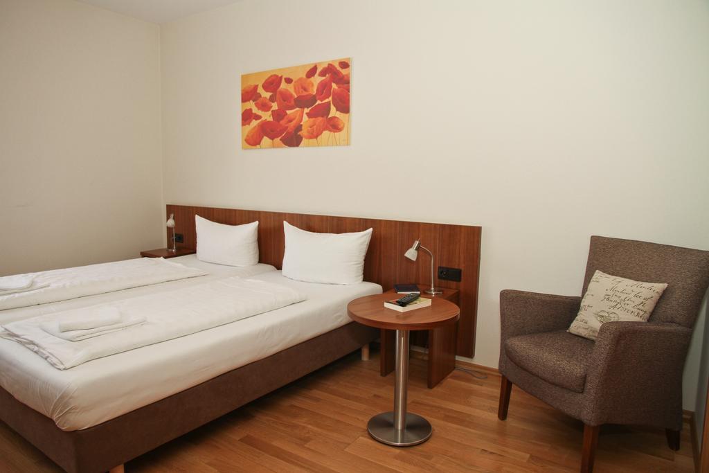Neuburg am Rhein Landgasthof Zur Sonne I Hotel & Restaurant חדר תמונה