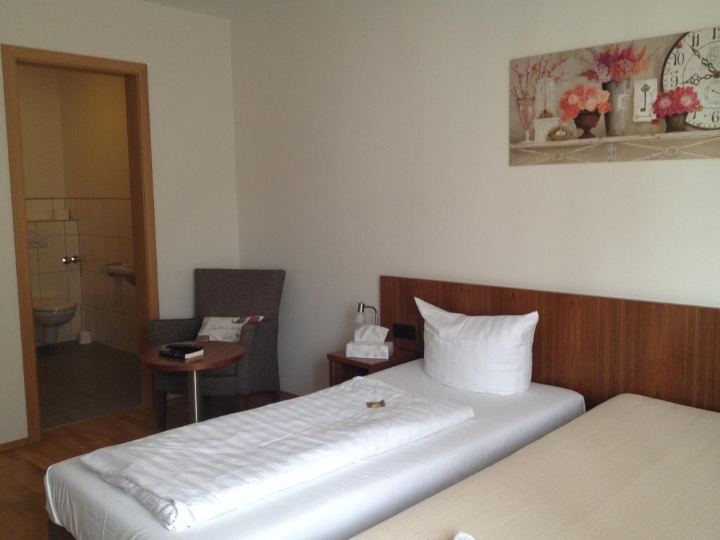 Neuburg am Rhein Landgasthof Zur Sonne I Hotel & Restaurant חדר תמונה