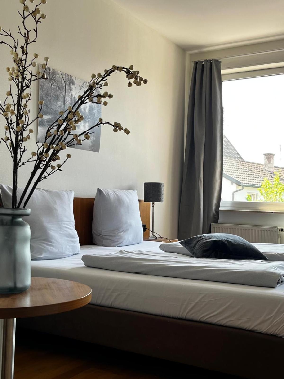 Neuburg am Rhein Landgasthof Zur Sonne I Hotel & Restaurant מראה חיצוני תמונה
