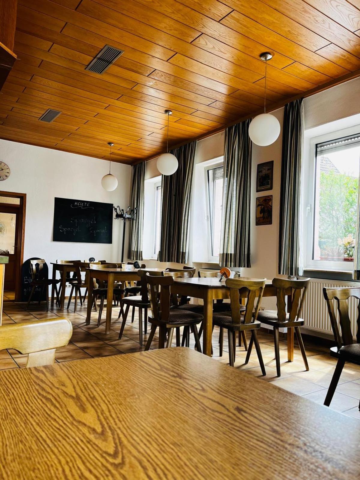 Neuburg am Rhein Landgasthof Zur Sonne I Hotel & Restaurant מראה חיצוני תמונה