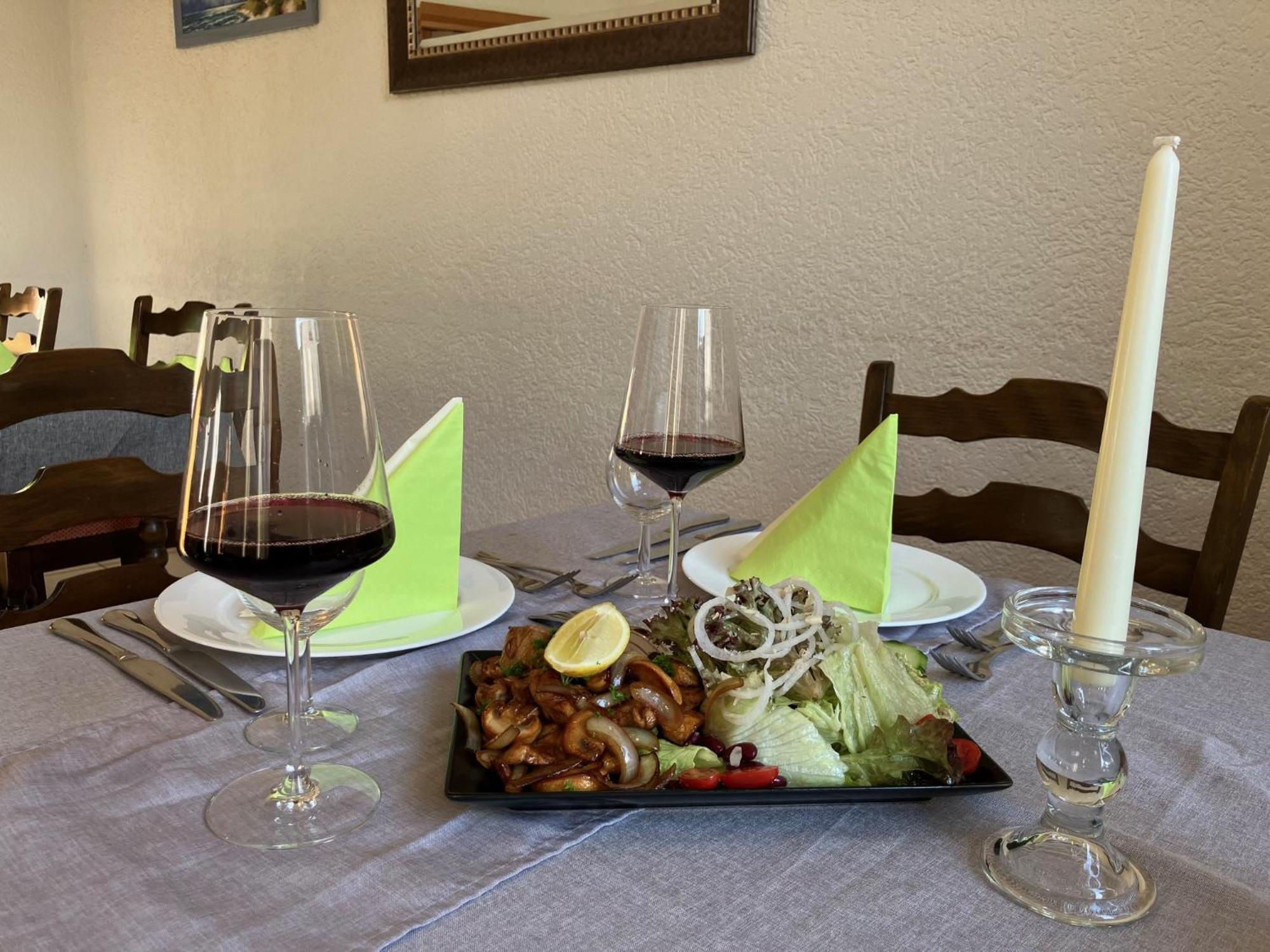 Neuburg am Rhein Landgasthof Zur Sonne I Hotel & Restaurant מראה חיצוני תמונה